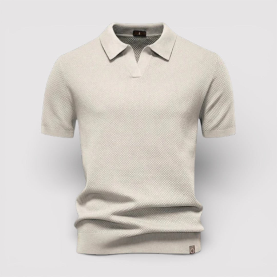 Buttonless polo shirt that exudes luxury