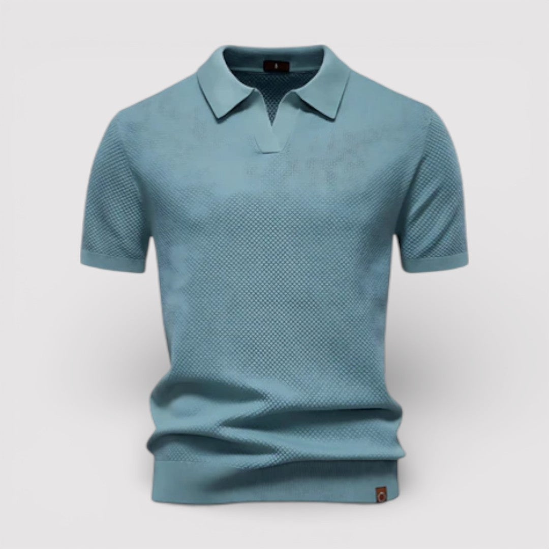 Buttonless polo shirt that exudes luxury