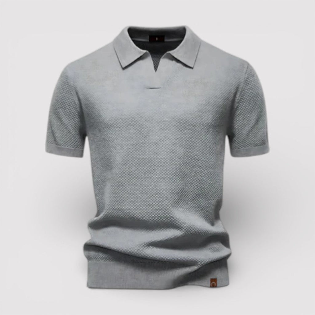 Buttonless polo shirt that exudes luxury