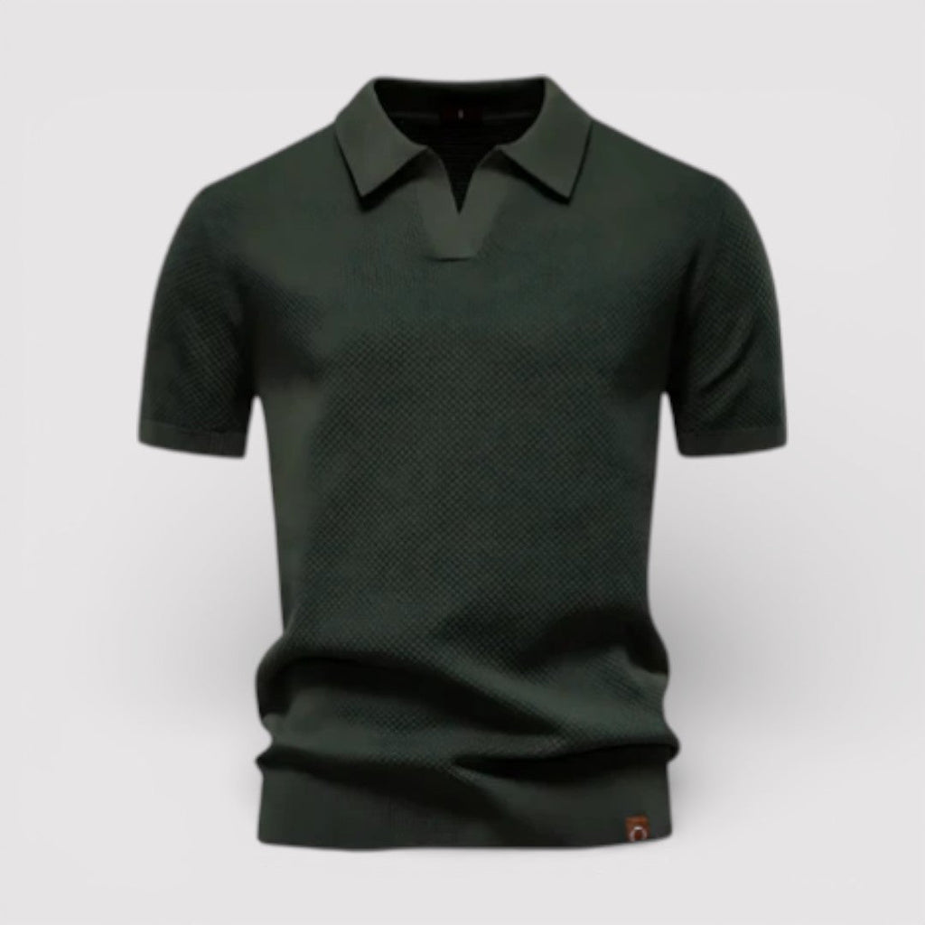 Buttonless polo shirt that exudes luxury