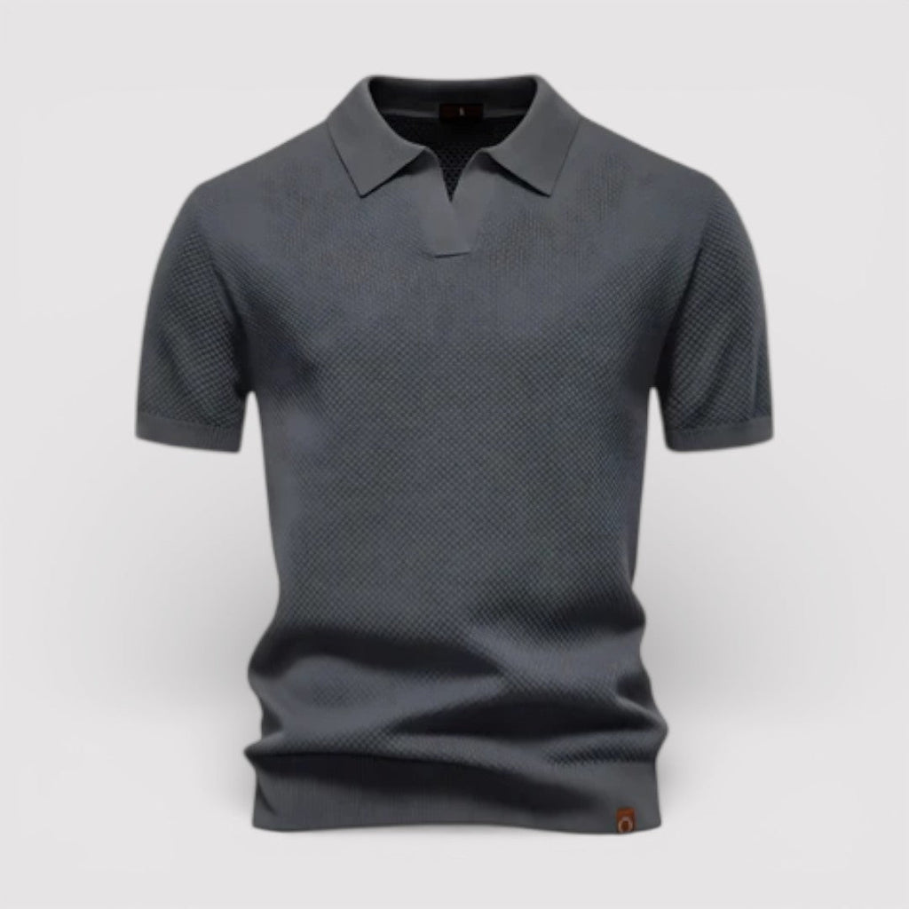 Buttonless polo shirt that exudes luxury