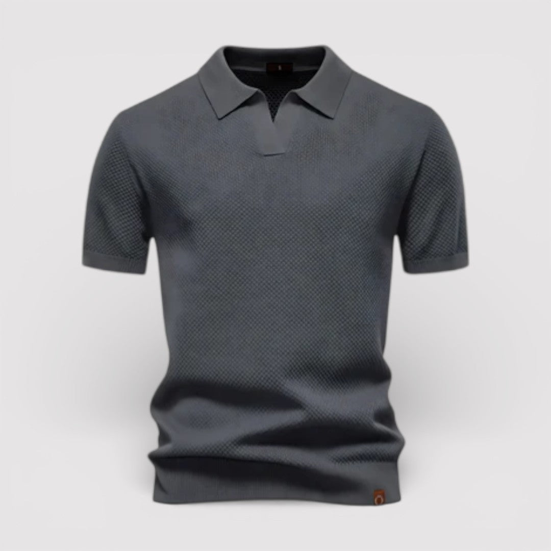 Buttonless polo shirt that exudes luxury