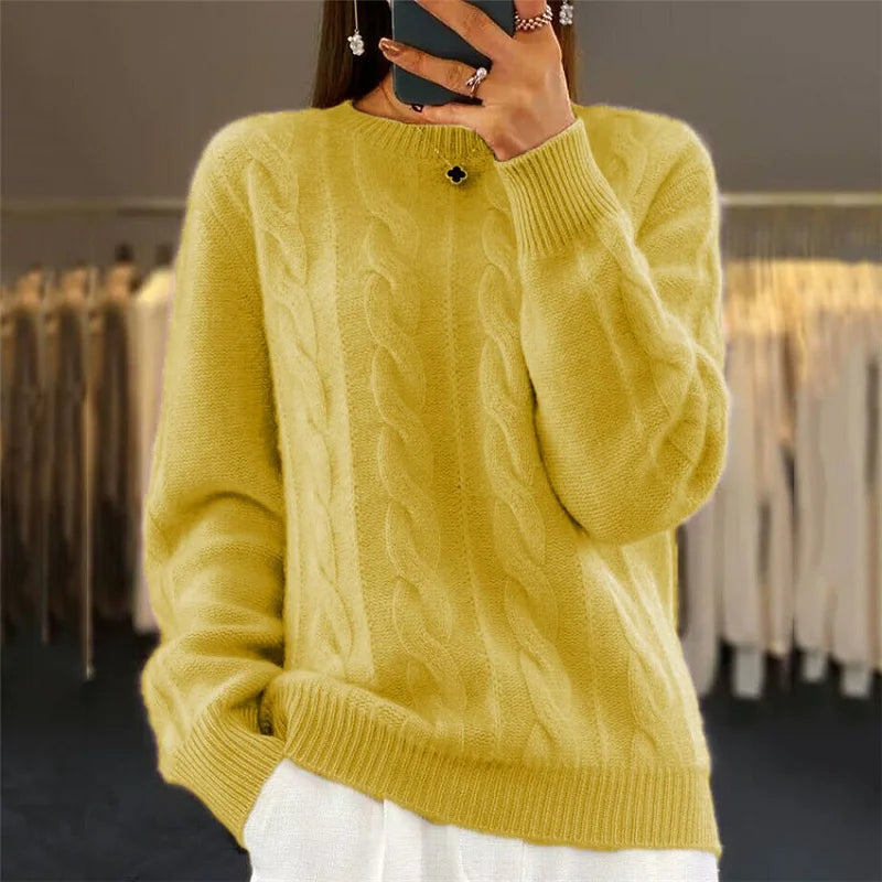Amalthea - Luxurious knit sweater with a fluffy, soft-to-the-touch feel.