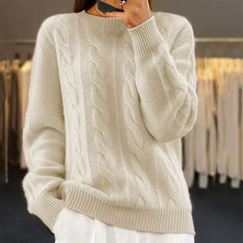 Amalthea - Luxurious knit sweater with a fluffy, soft-to-the-touch feel.