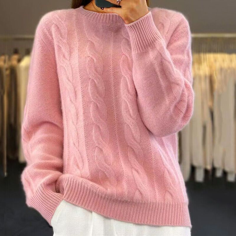 Amalthea - Luxurious knit sweater with a fluffy, soft-to-the-touch feel.