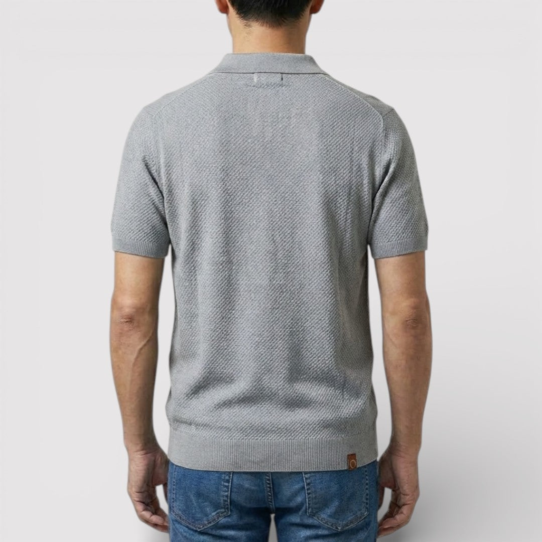 Buttonless polo shirt that exudes luxury