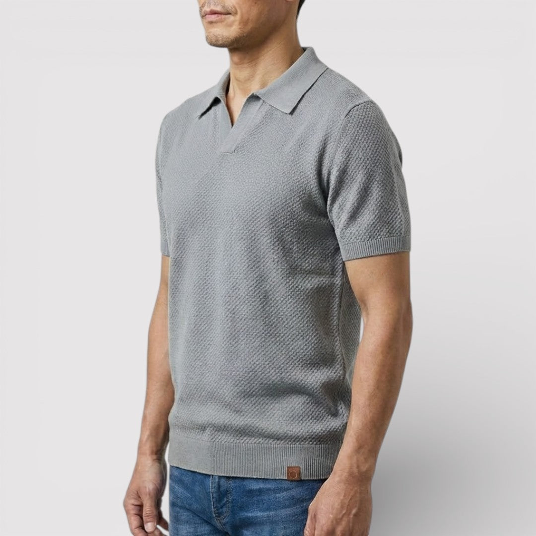 Buttonless polo shirt that exudes luxury