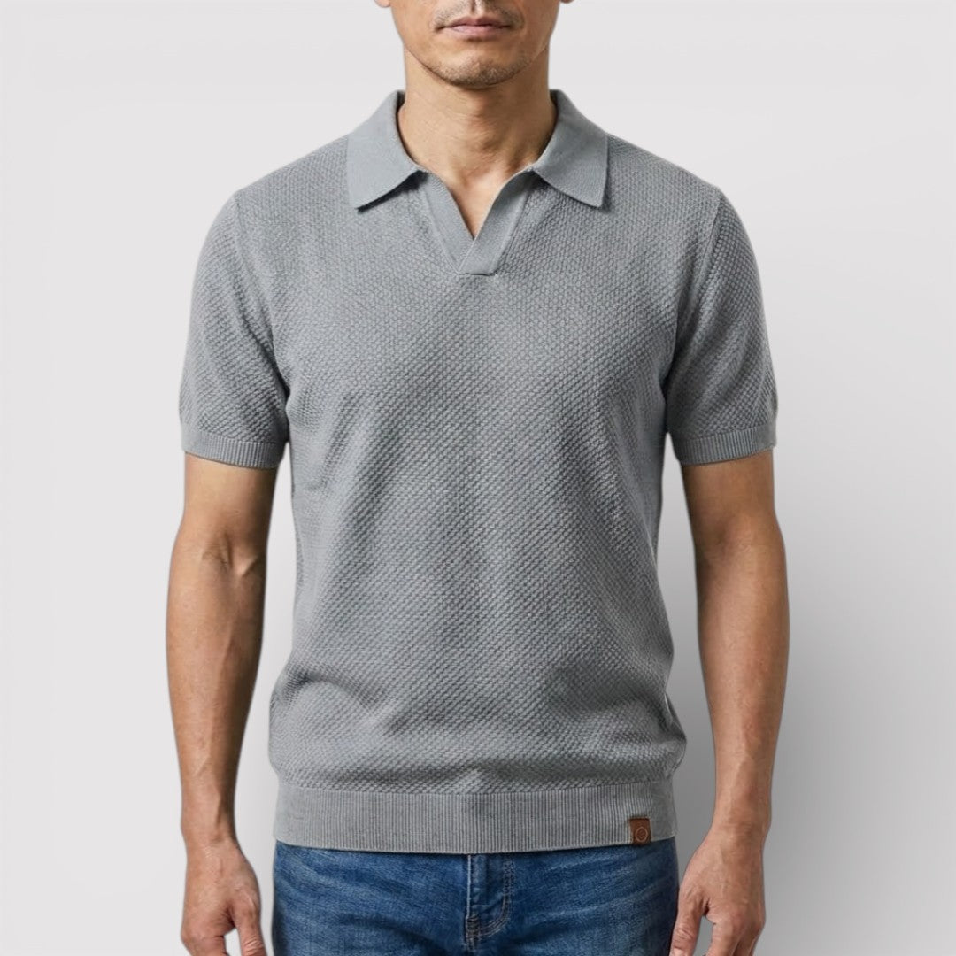 Buttonless polo shirt that exudes luxury