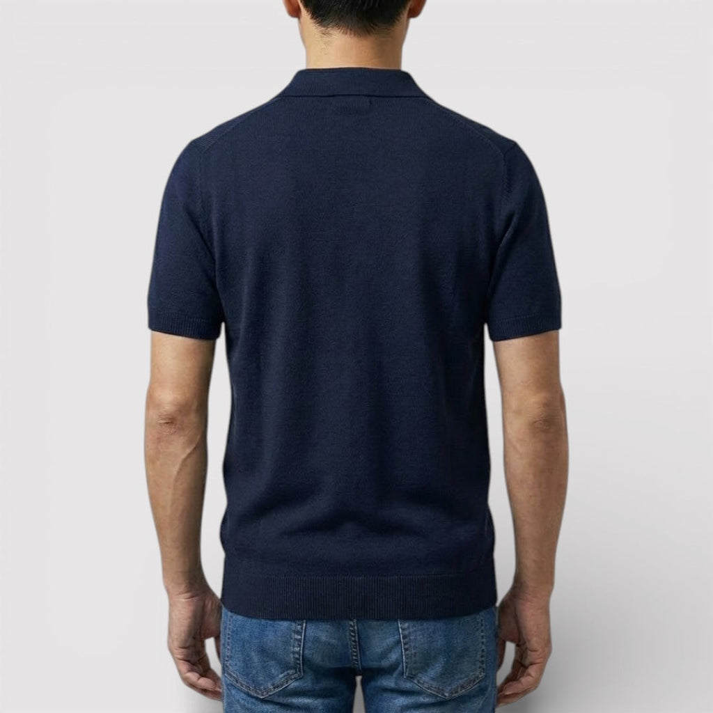 Buttonless polo shirt that exudes luxury