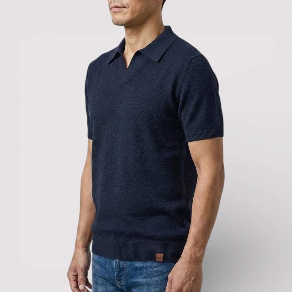 Buttonless polo shirt that exudes luxury