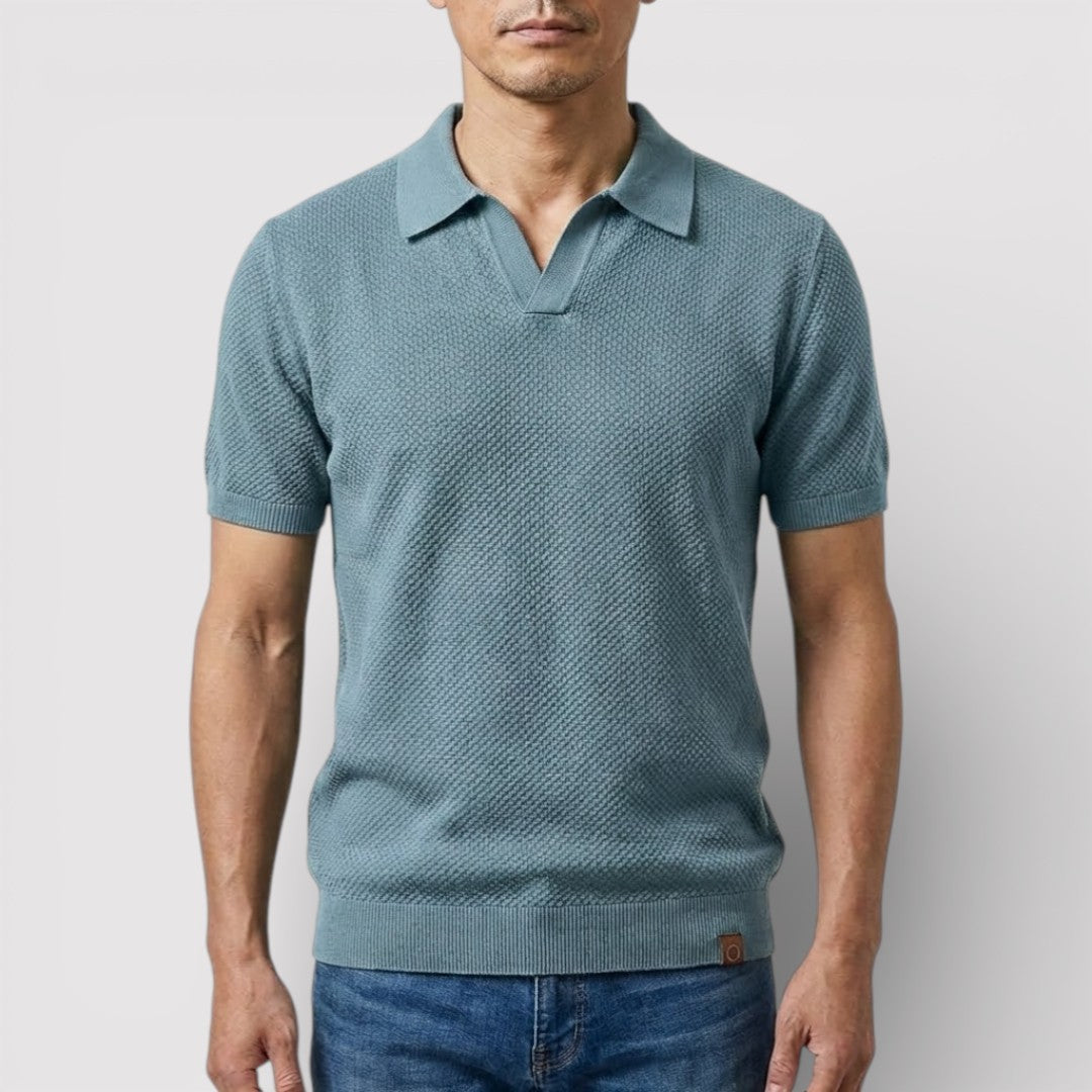 Buttonless polo shirt that exudes luxury