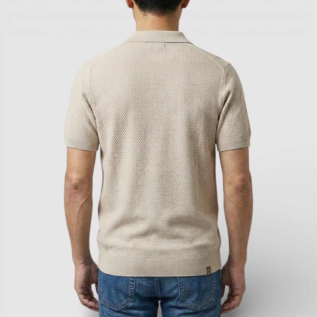 Buttonless polo shirt that exudes luxury