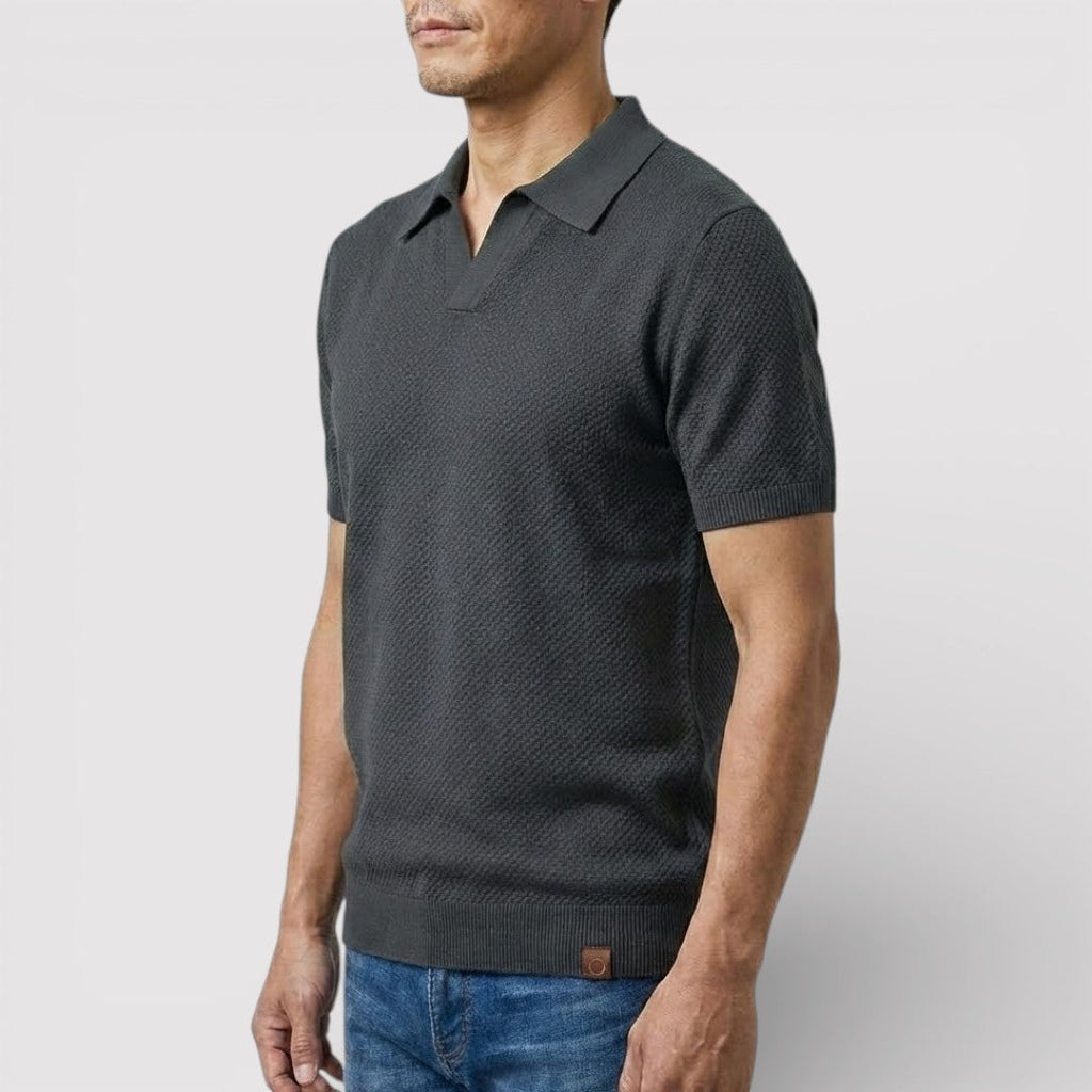 Buttonless polo shirt that exudes luxury