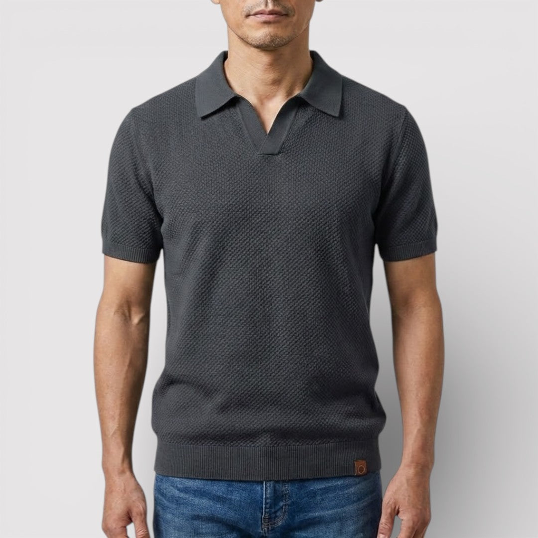 Buttonless polo shirt that exudes luxury