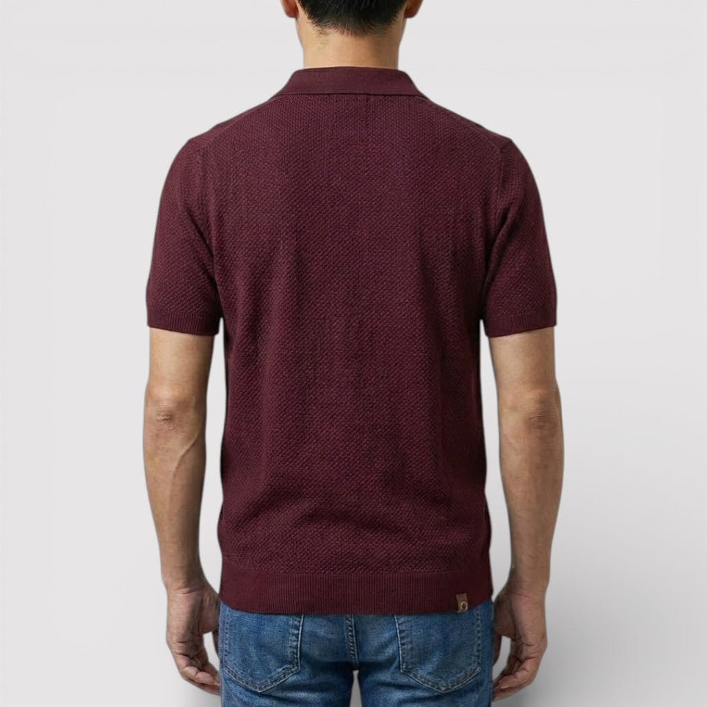 Buttonless polo shirt that exudes luxury