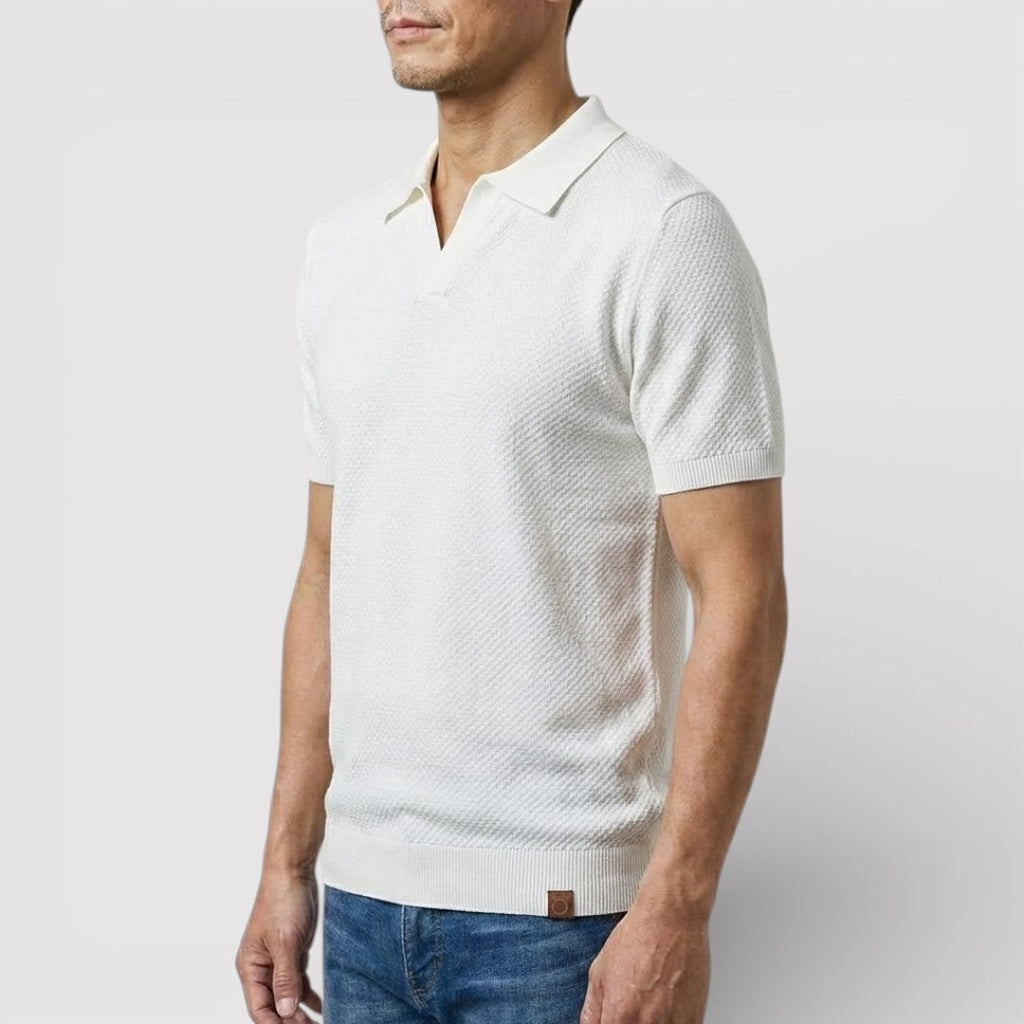 Buttonless polo shirt that exudes luxury