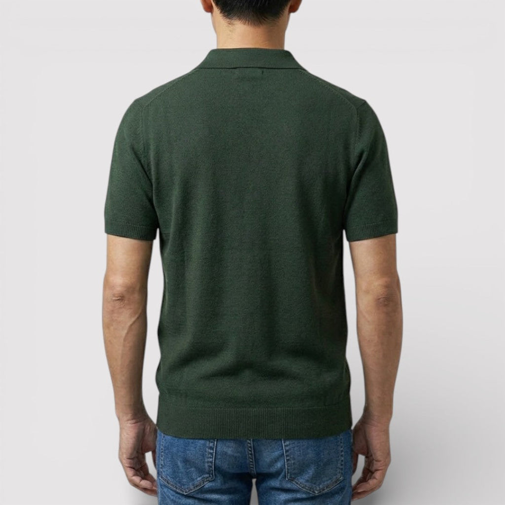 Buttonless polo shirt that exudes luxury