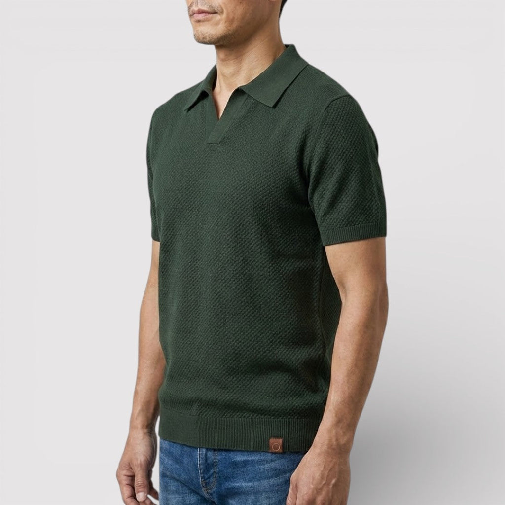 Buttonless polo shirt that exudes luxury