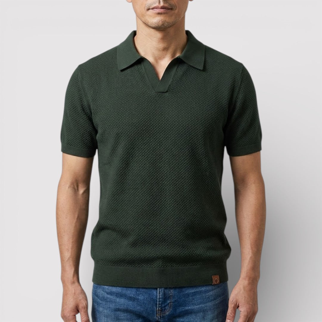 Buttonless polo shirt that exudes luxury
